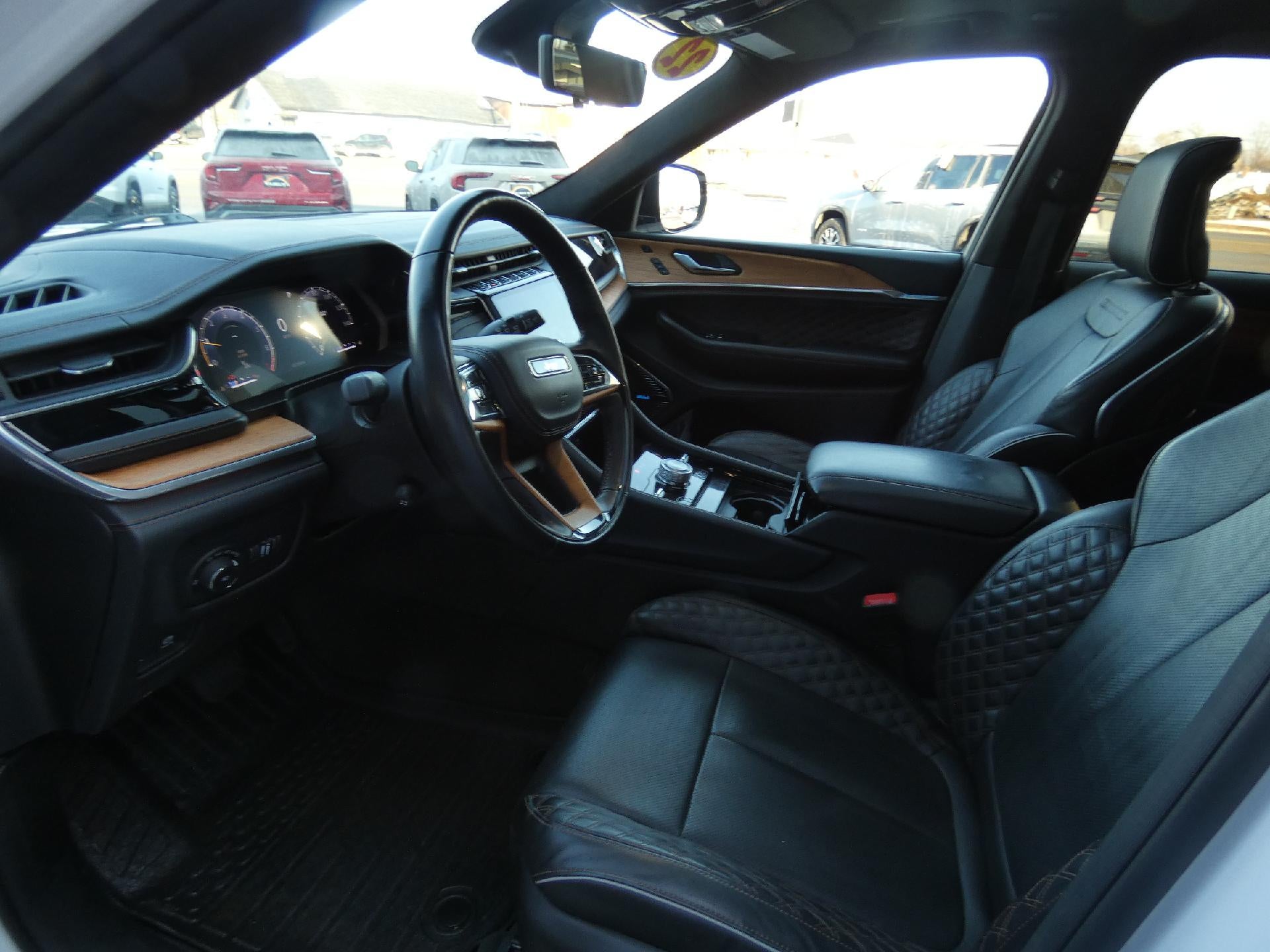 2022 Jeep Grand Cherokee Summit