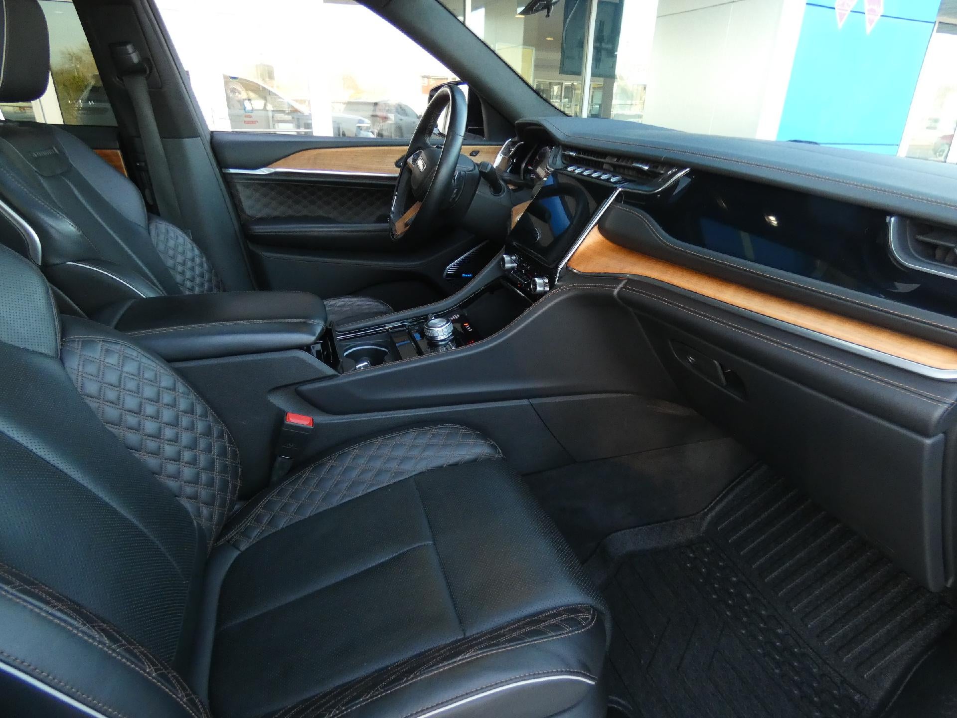 2022 Jeep Grand Cherokee Summit