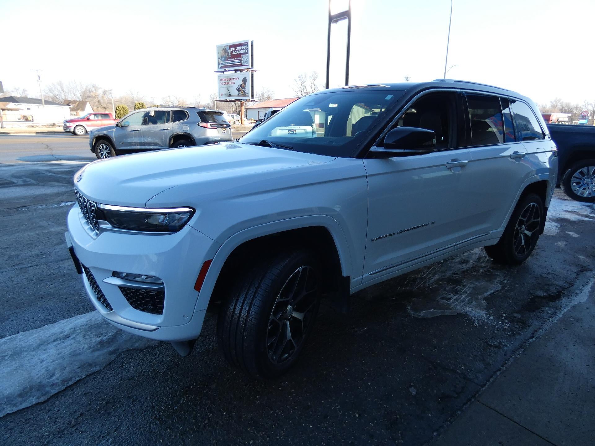 2022 Jeep Grand Cherokee Summit