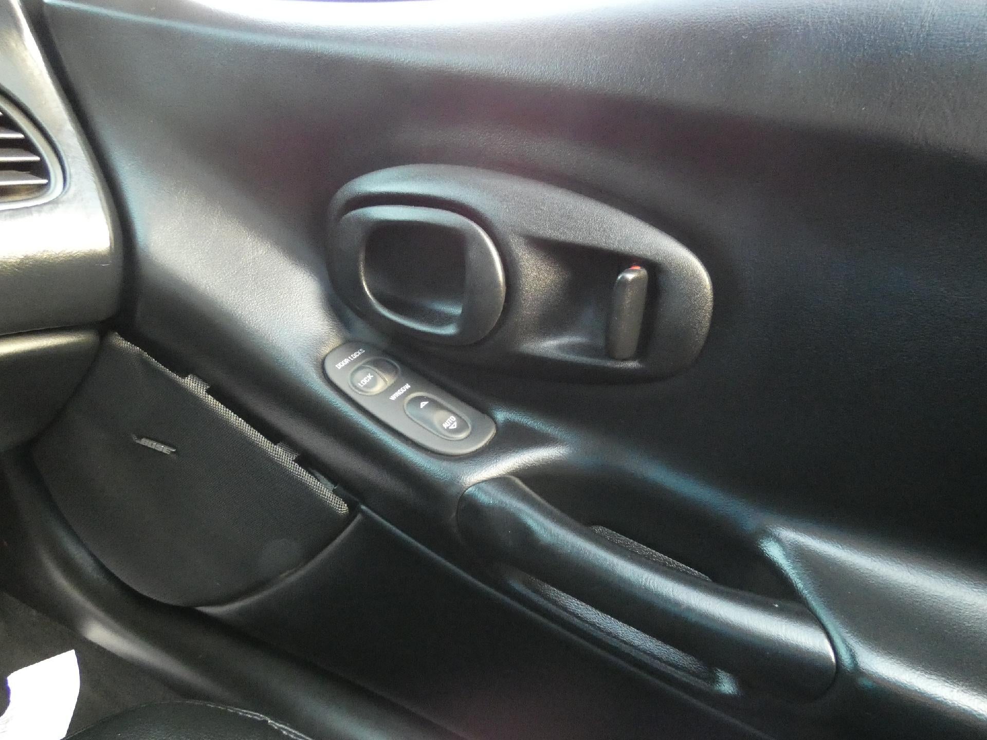 2000 Chevrolet Corvette Base