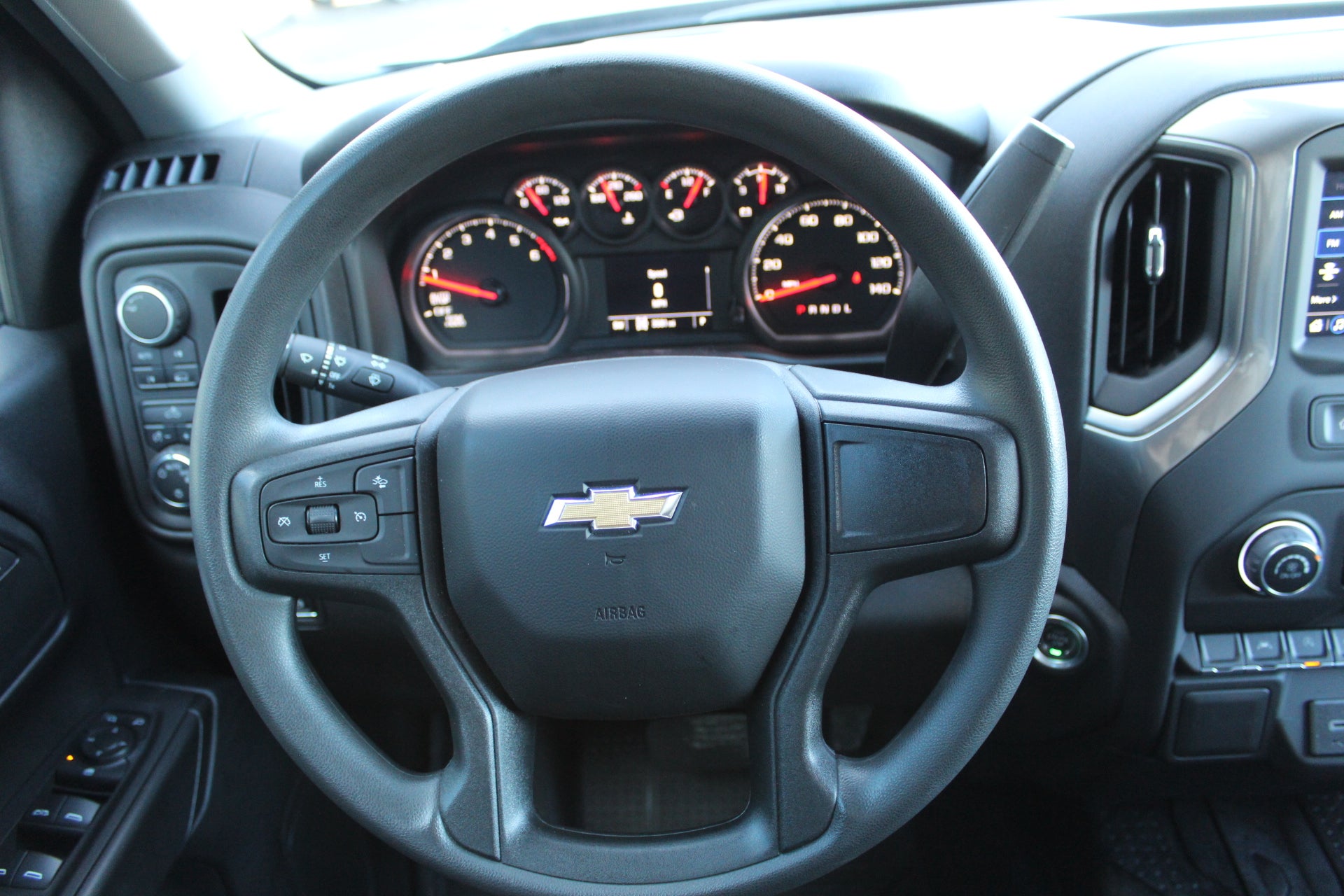 2025 Chevrolet Silverado 1500 Custom