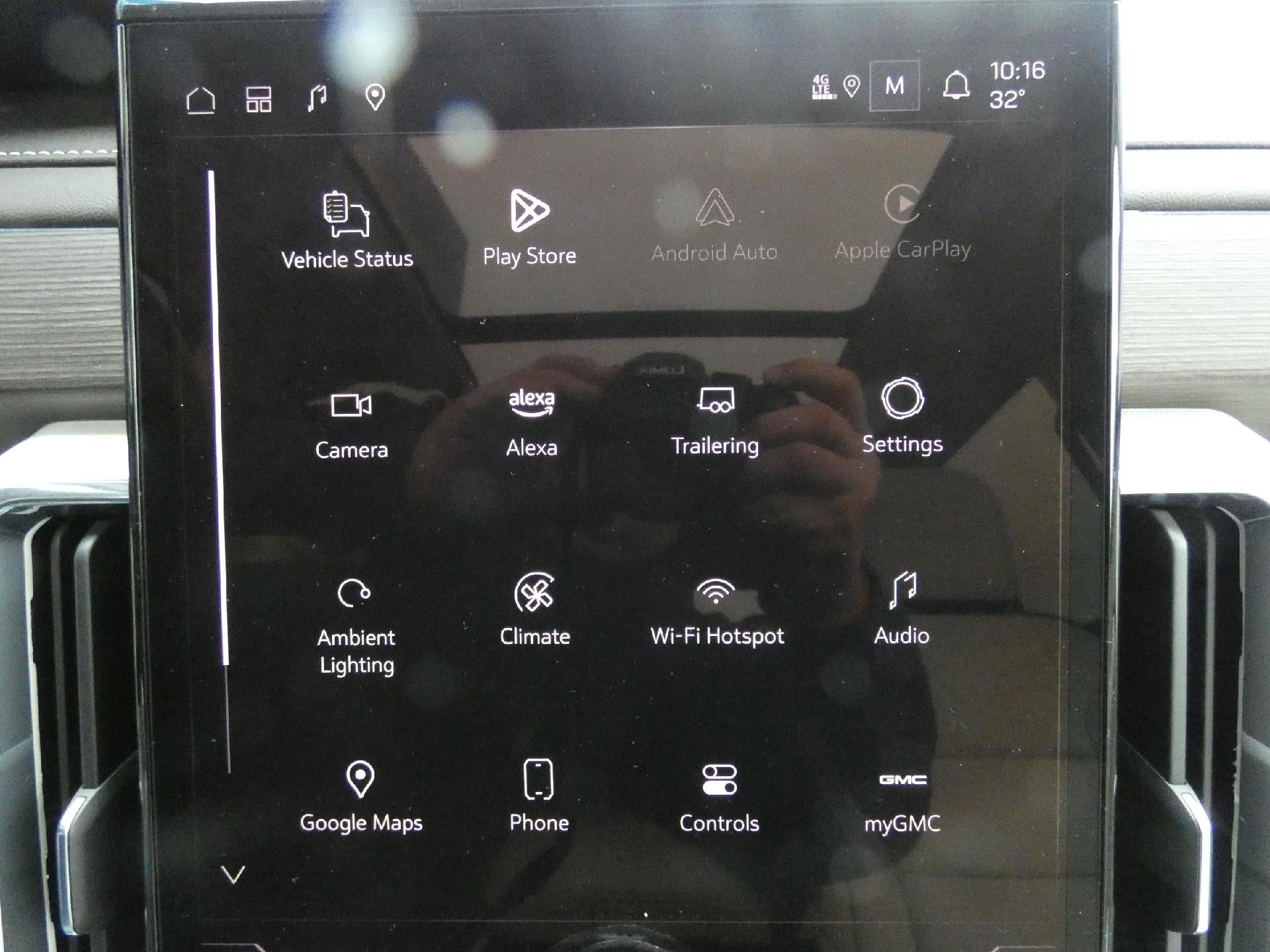 2024 GMC Acadia Denali