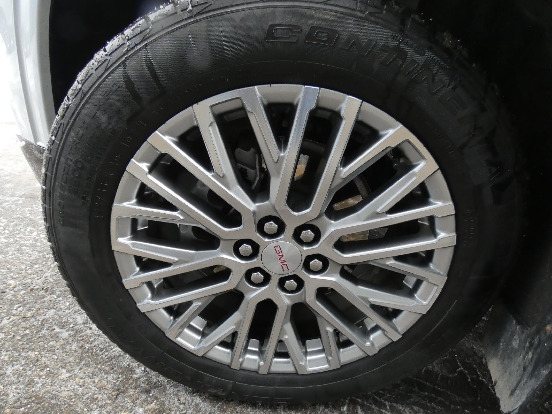 2024 GMC Acadia Denali