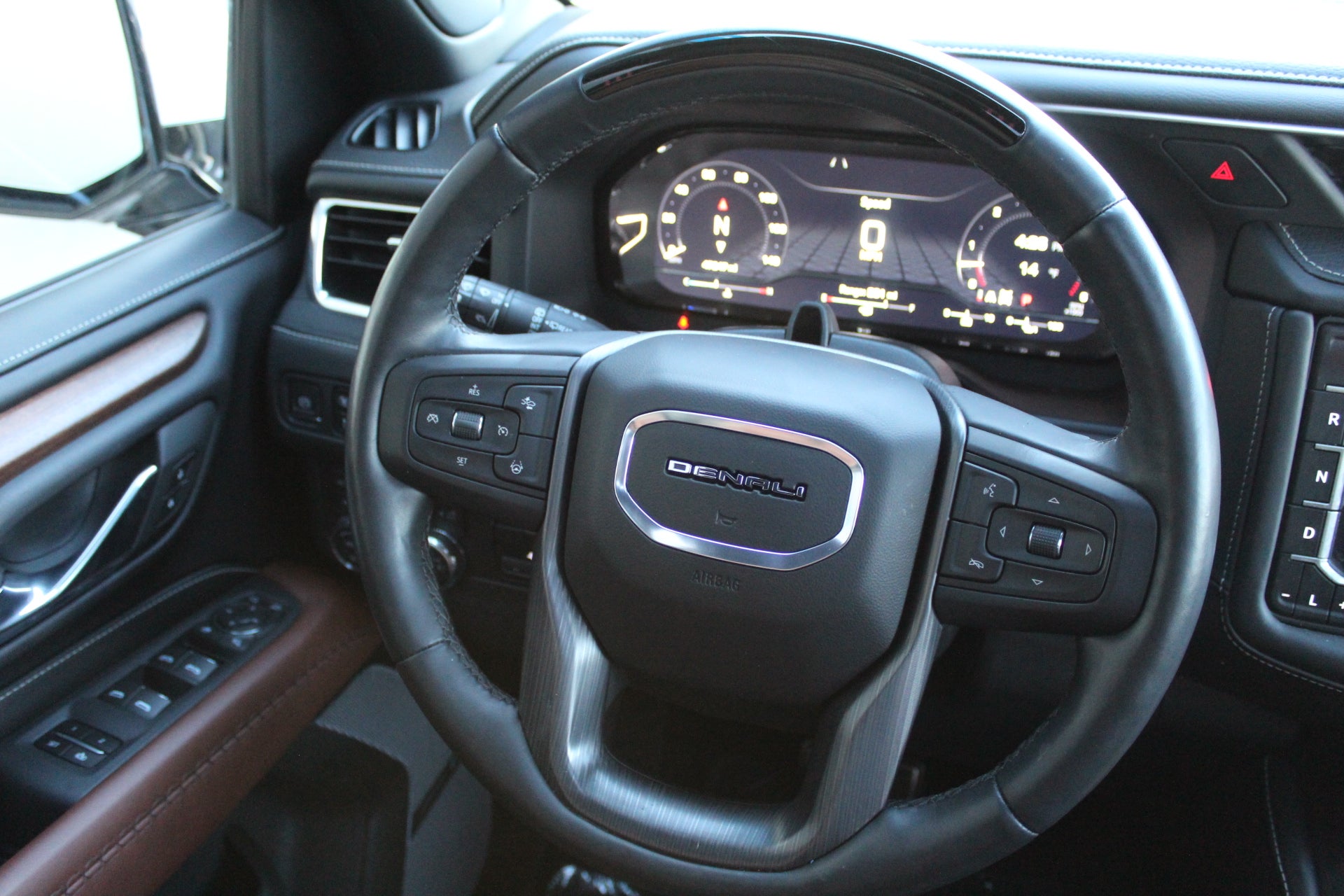 2023 GMC Yukon Denali Ultimate