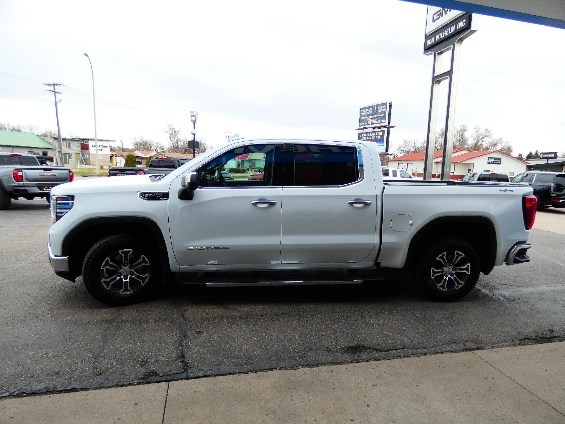 2023 GMC Sierra 1500 SLT
