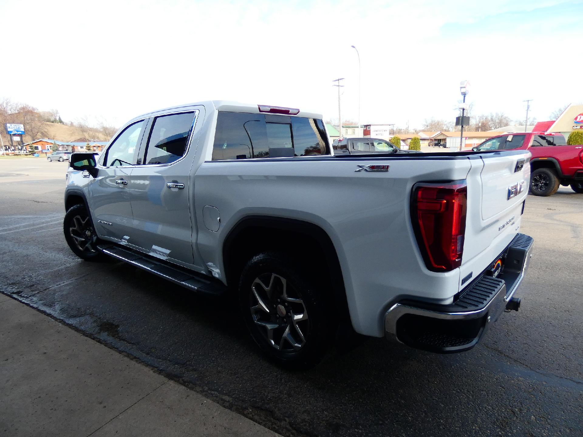 2023 GMC Sierra 1500 SLT