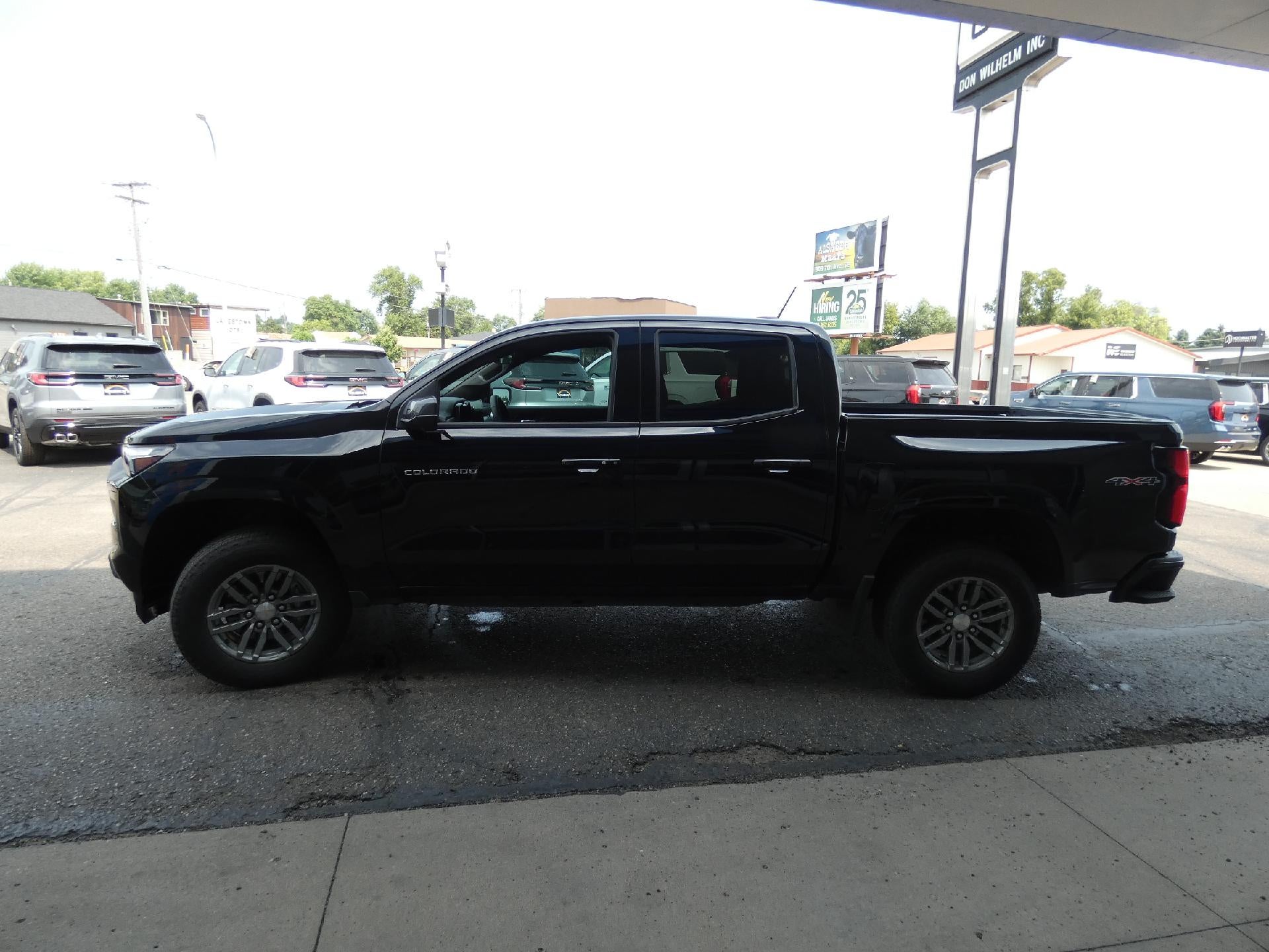 2025 Chevrolet Colorado WT/LT