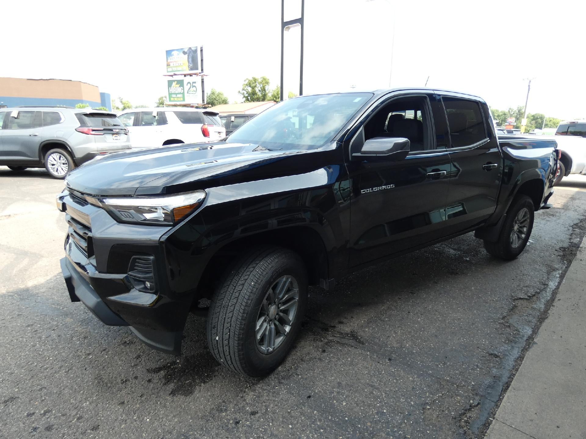 2025 Chevrolet Colorado WT/LT