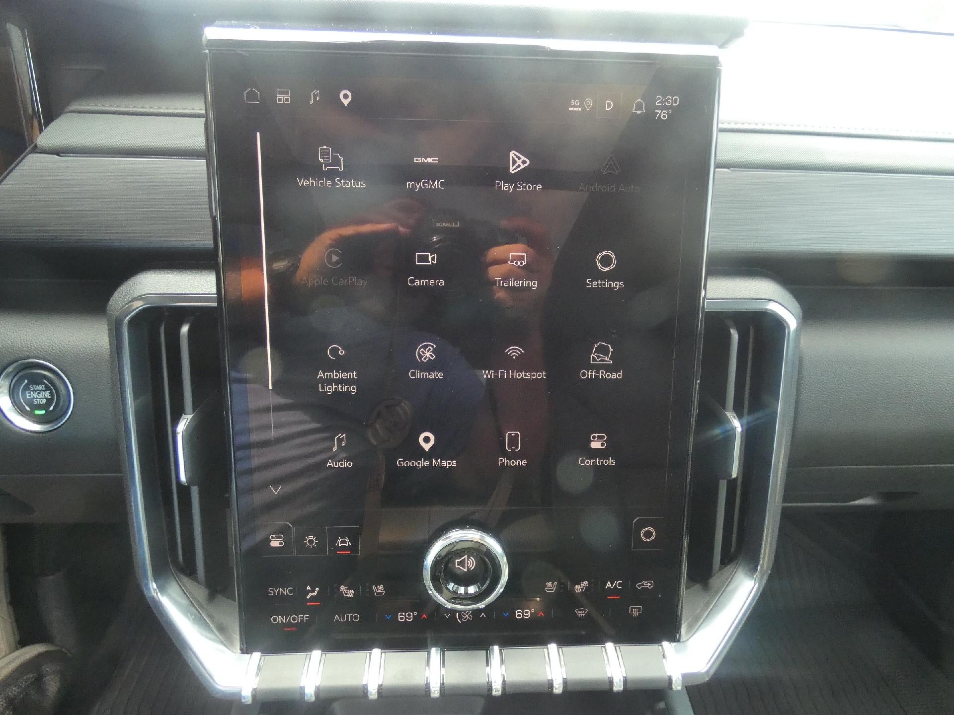 2025 GMC Acadia AT4