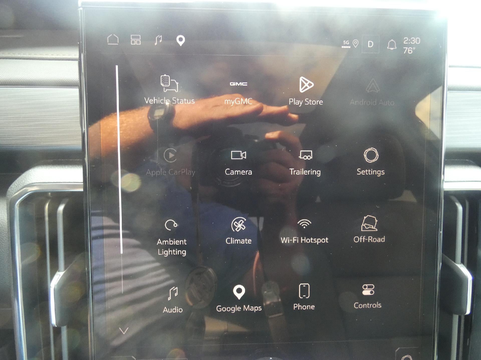 2025 GMC Acadia AT4