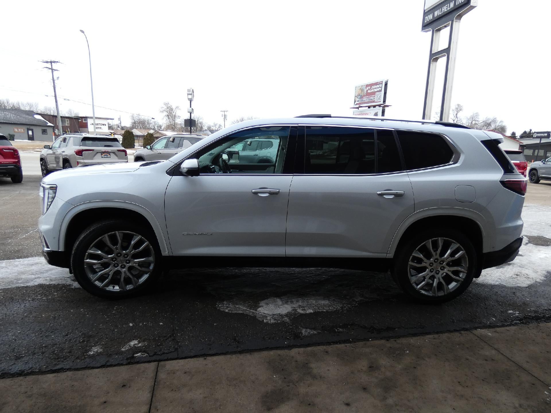 2024 GMC Acadia Denali