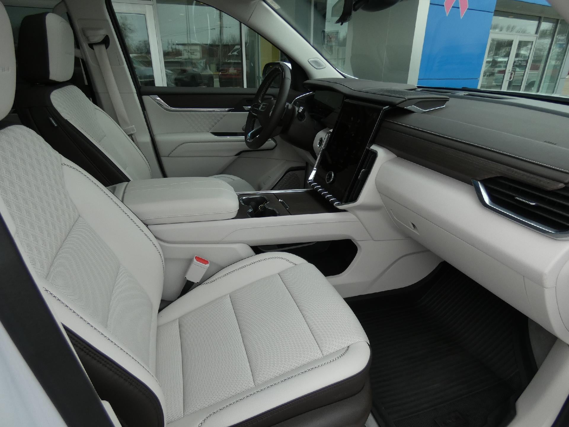 2024 GMC Acadia Denali