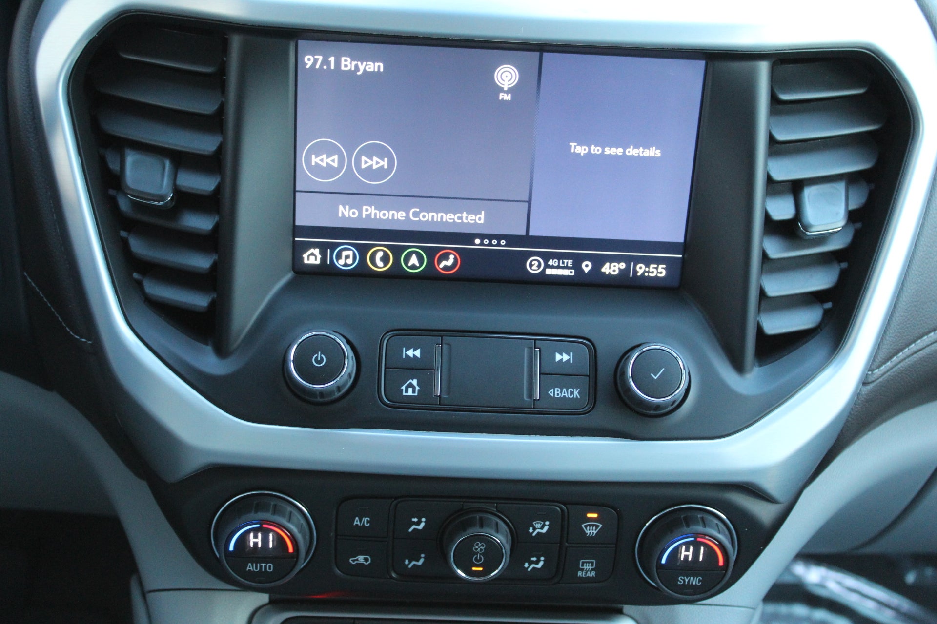 2023 GMC Acadia SLT