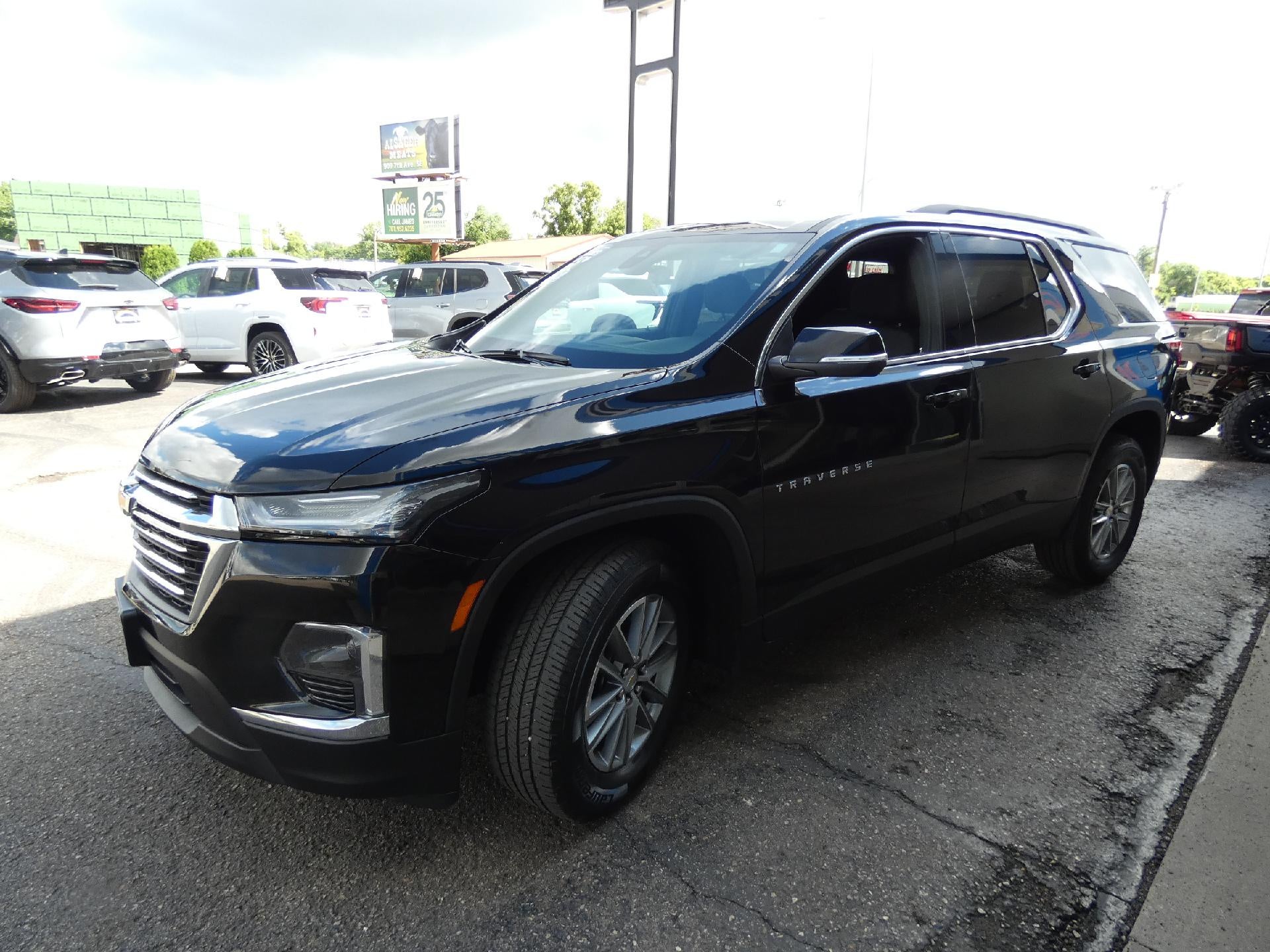 2023 Chevrolet Traverse LT Cloth