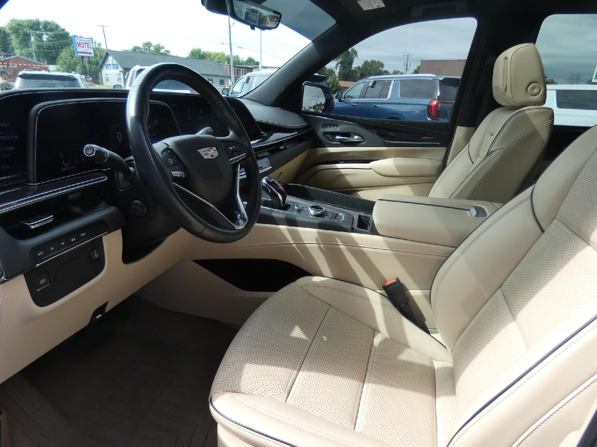 2022 Cadillac Escalade Premium Luxury