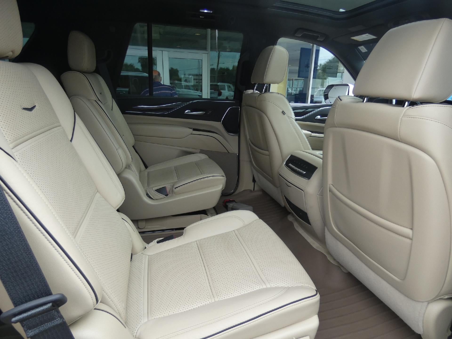 2022 Cadillac Escalade Premium Luxury