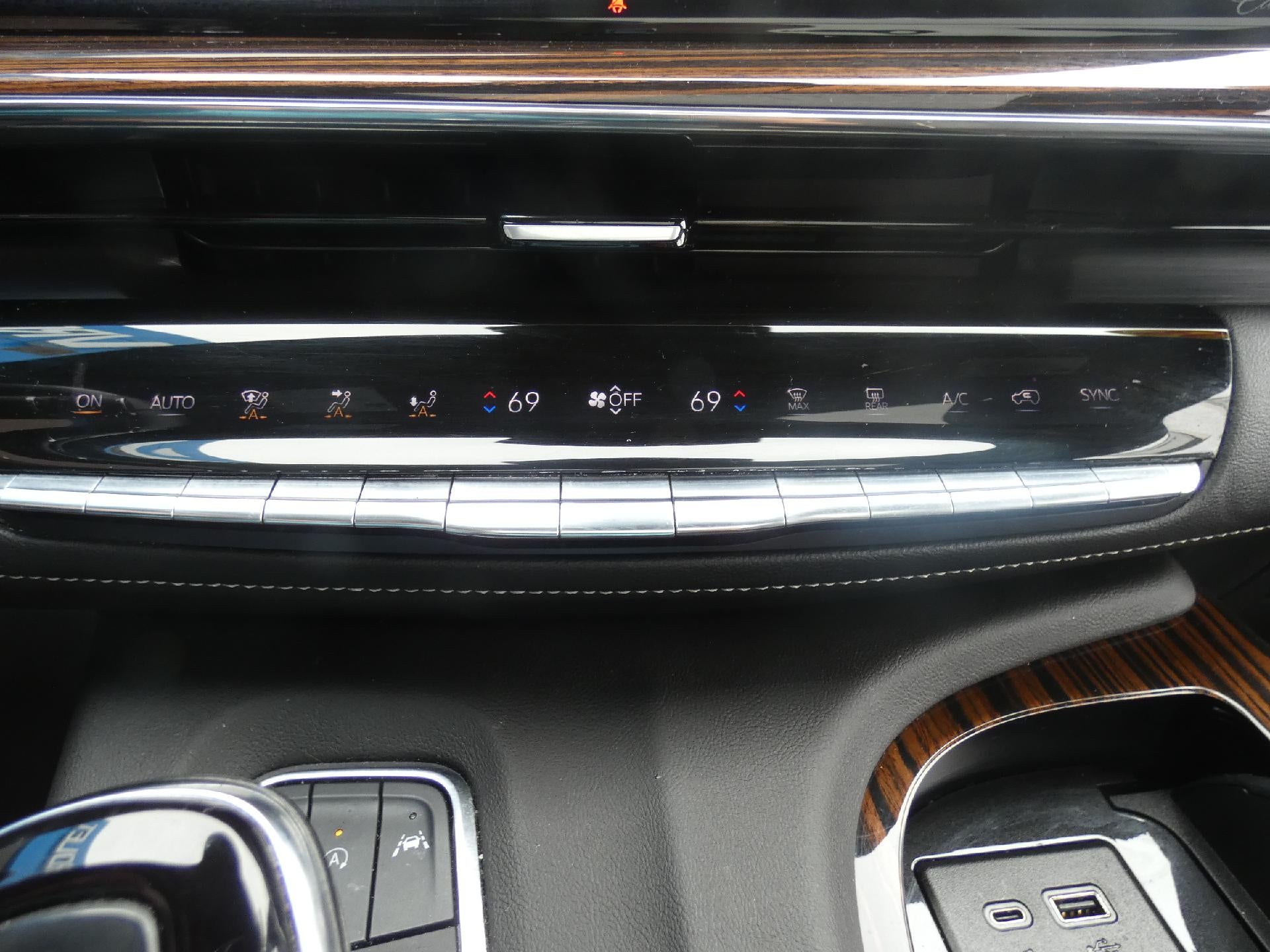 2023 Cadillac Escalade 4WD Premium Luxury
