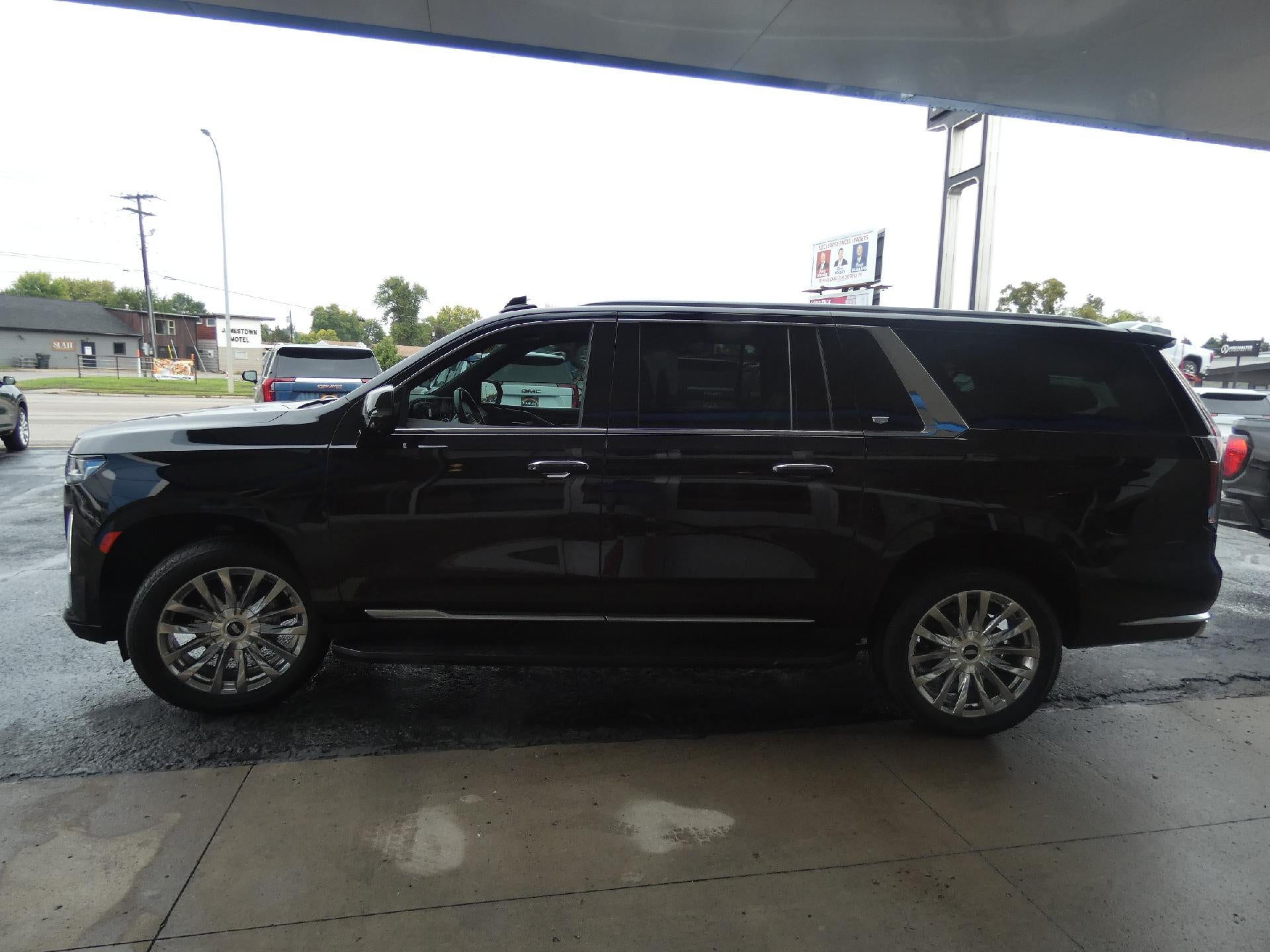 2024 Cadillac Escalade ESV Premium Luxury