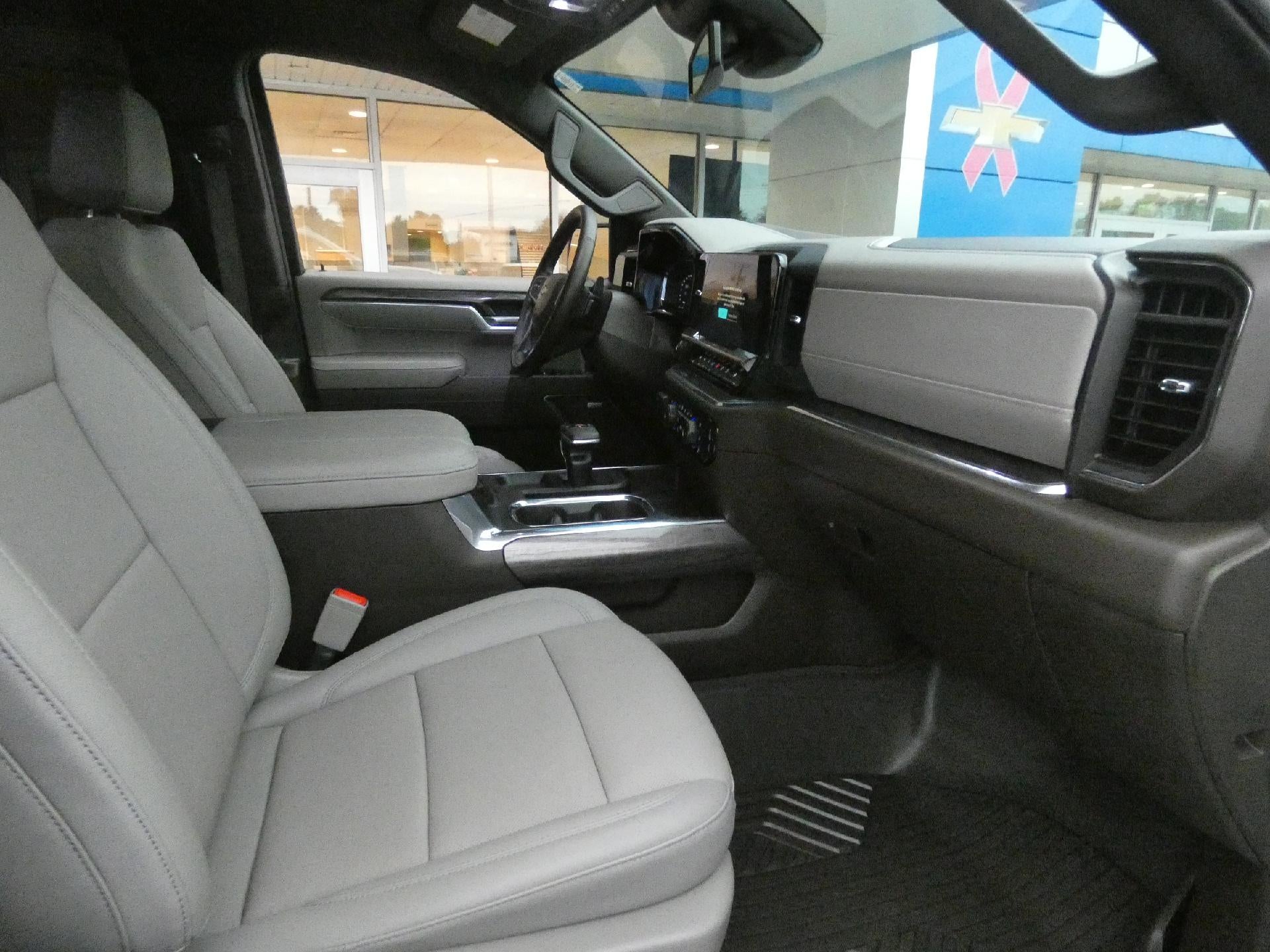 2025 Chevrolet Silverado 1500 LTZ