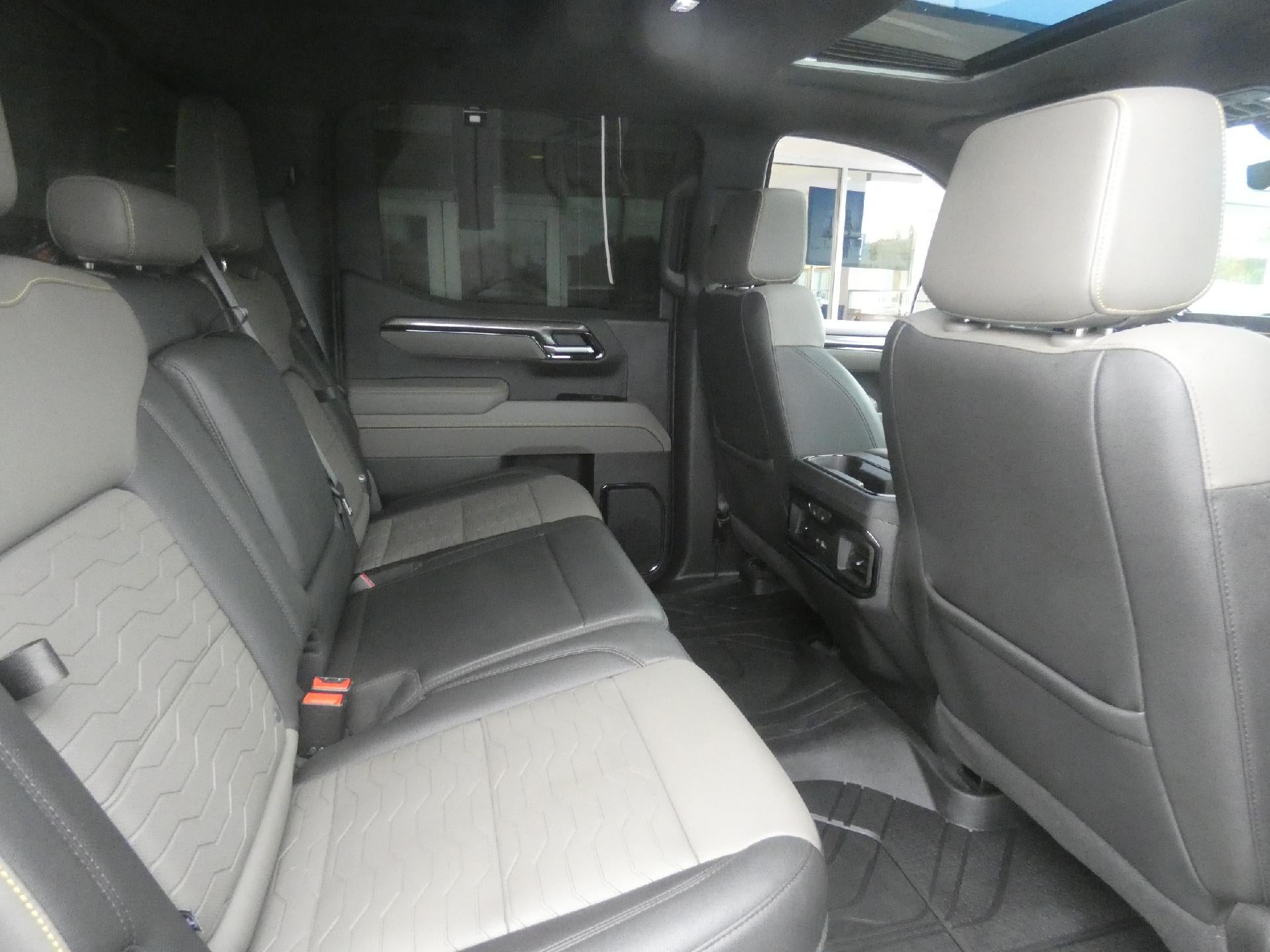 2022 Chevrolet Silverado 1500 ZR2 - Photo 17