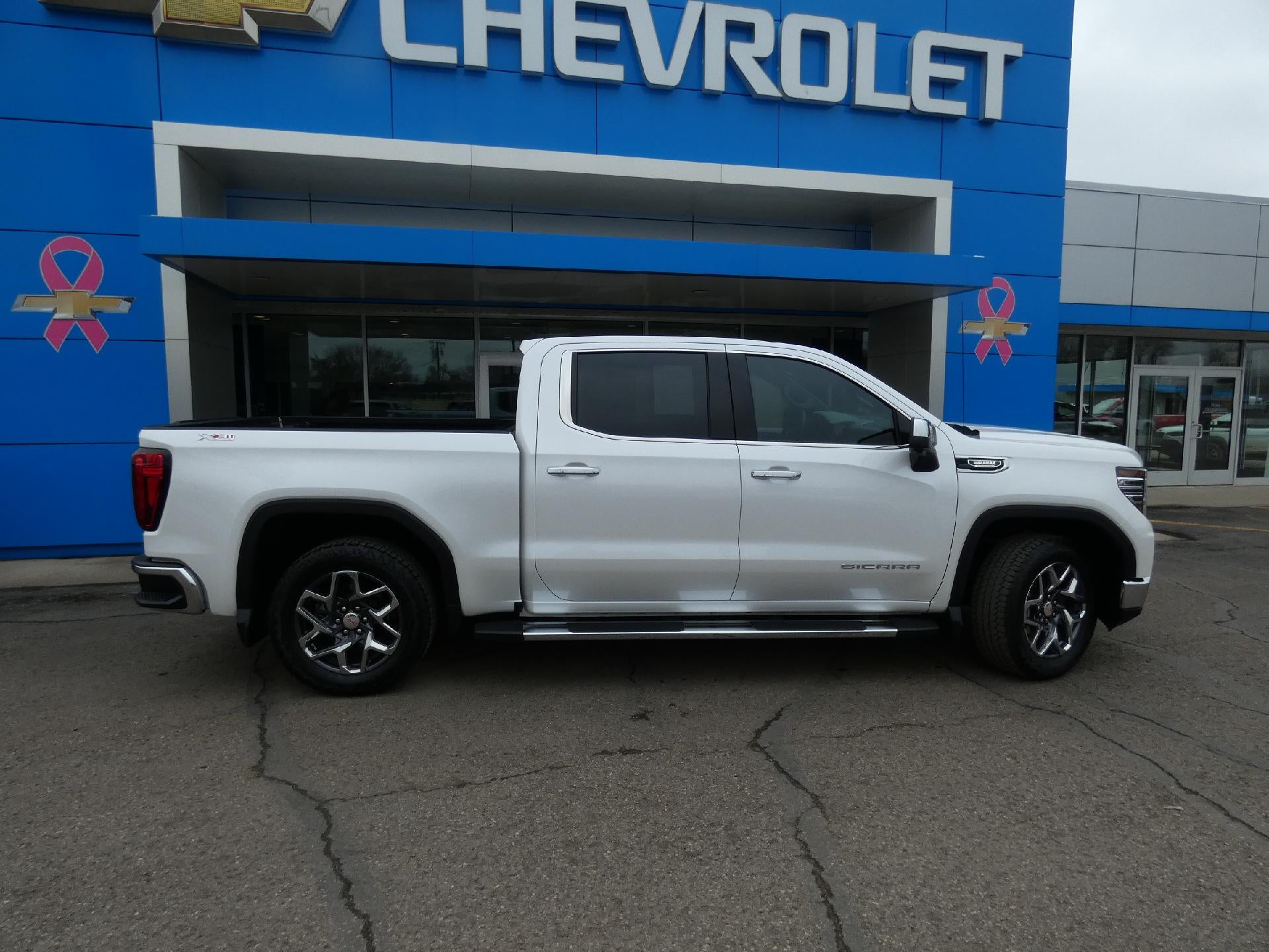 2025 GMC Sierra 1500 SLT