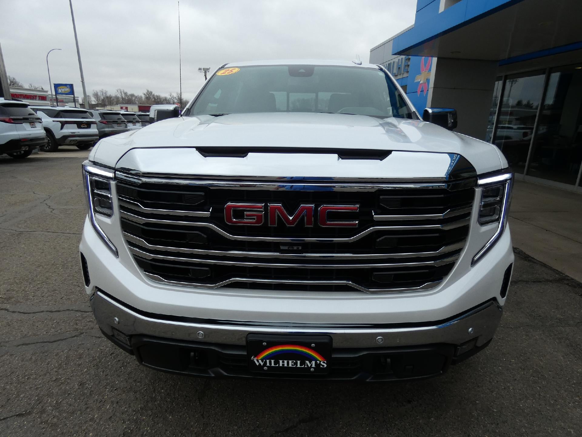 2025 GMC Sierra 1500 SLT