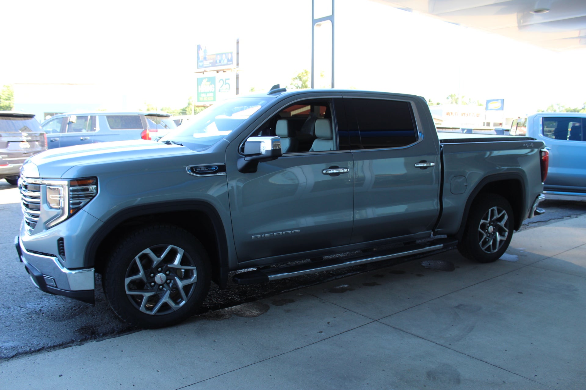 2023 GMC Sierra 1500 SLT